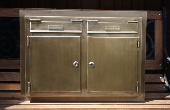 Briefkasten aus Metall